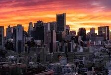 韩漫邻居人妻-韩漫中的邻居人妻，细腻情感与现实交织的视觉叙事